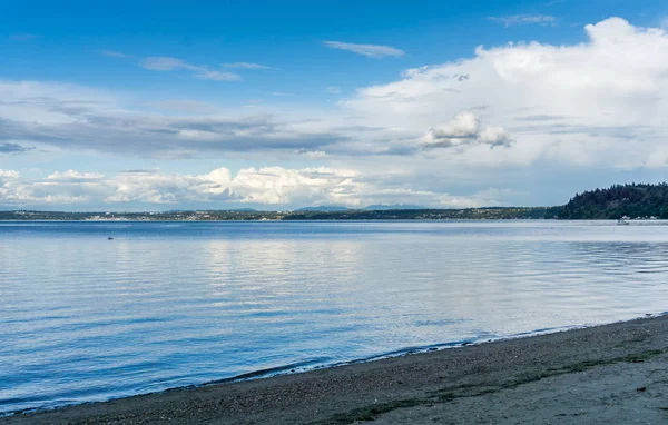 Een Weergave Van Puget Sound Met Wolken Aan Horizon Uit — Stockfoto