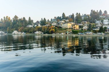 Waterfront çizgi nokta, Washington'da ev veiw.