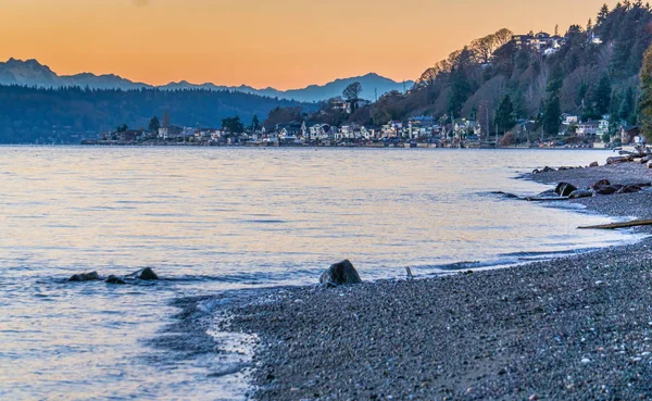 Burien Washington Ağaç Noktasında Waterfront Evlerin Bir Görünüm — Stok fotoğraf