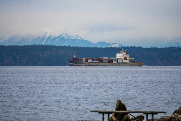 Velho Navio Porta Contentores Atravessa Puget Sound Estado Washington — Fotografia de Stock