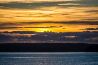 Güneş batmadan Pacific Northwest Puget ses.