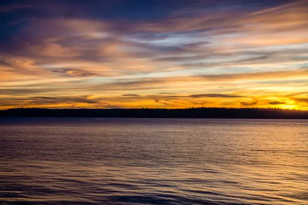 Pemandangan Awan Mendung Saat Matahari Terbenam Puget Sound — Stok Foto