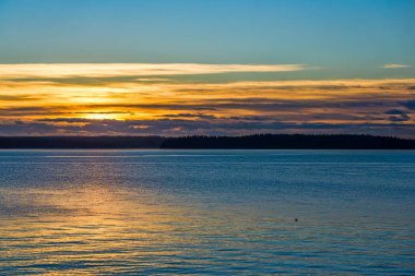 Güneş batmadan Pacific Northwest Puget ses.