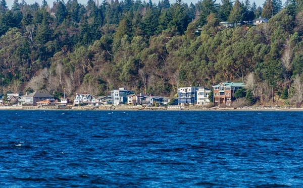 位于华盛顿布里恩的 Shorewood 地区的海滨住宅 — 图库照片