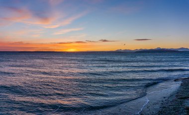 Batı Seattle, Washington'da bir ethereal günbatımı gökyüzünden bir görünümünü.