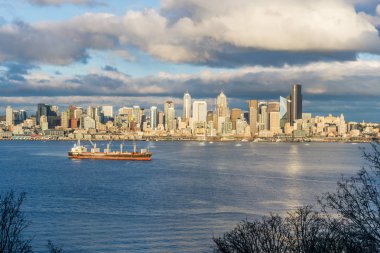 Bulutlar gemi ve Skyline 2