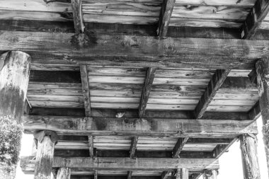 Pier Close-up altında 2