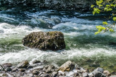 Beyaz Nehir Akıntısı 3