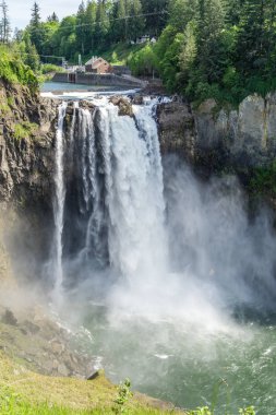 Görkemli şelale sahne 6