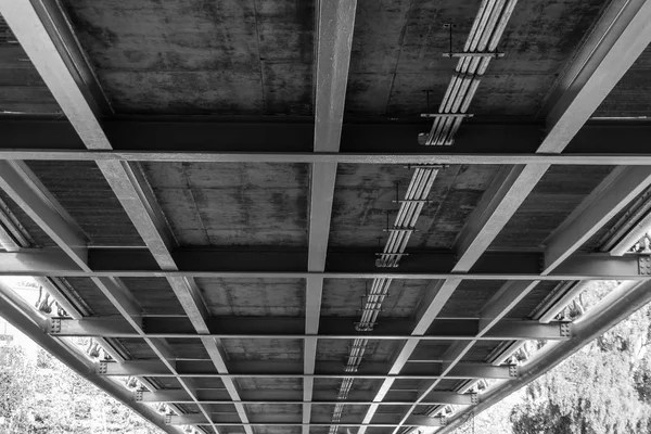 Bajo el puente peatonal 4 —  Fotos de Stock