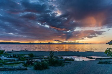 Gün Batımı Ve Kara Bulutlar 9