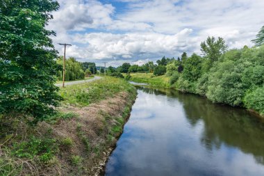 Pürüzsüz Nehir Ve Bulutlar 6