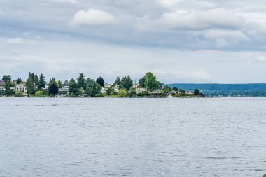 Laurelhurst Shoreline Evleri