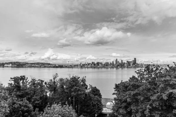 Nad Seattlem Vznášejí Nadýchané Mraky Washington — Stock fotografie
