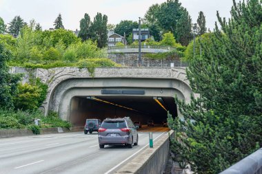 Seattle 'a giden 90 numaralı otoban tüneli..