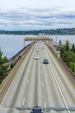 Seattle, Washington 'da eyaletler arası 90 köprü.