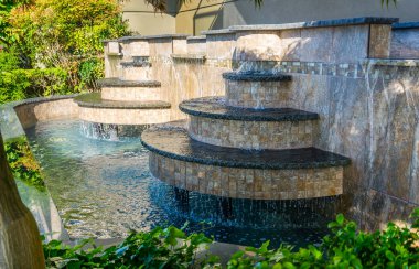 Batı Seattle, Washington 'daki bu çeşmenin katları var..