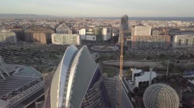 Valencia, İspanya, Drone fly 31 Mayıs 2018, sanat ve bilim kenti bir eğlence tabanlı kültürel ve mimari kompleksi var. L'gora - kapalı meydanda hangi konser ve spor etkinlikleri göster.