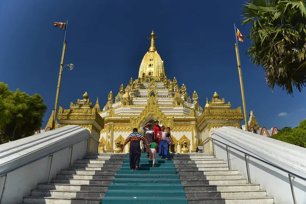 Yangon Myanmar Décembre 2016 Kyauk Daw Kyi Big Marble Buddha — Photo