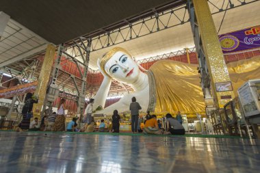 Buda uzanmış güzel yatan Buda görüntü Chauk htat gyi (tatlı Buda göz), yangon, myan