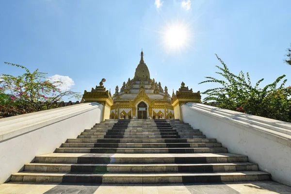 Yangon Myanmar Diciembre 2016 Kyauk Daw Kyi Big Marble Buddha — Foto de Stock