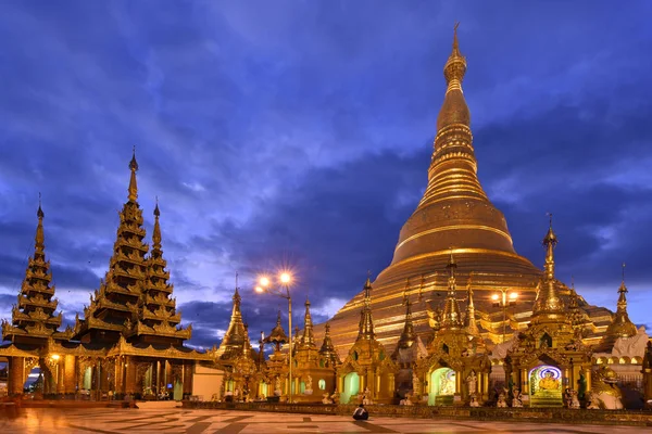 Пагода Шаведагон Сумерках Янгоне Мьянма — стоковое фото