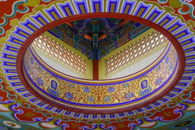 Wat Borom Raja Kanjanapisek ya da Wat Leng Nei Yi 2, geleneksel Çin tarzı tapınak Nonthaburi, Tayland.