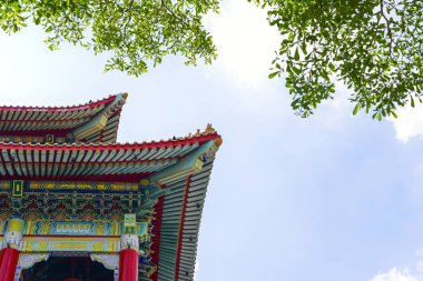 Wat Borom Raja Kanjanapisek ya da Wat Leng Nei Yi 2, geleneksel Çin tarzı tapınak Nonthaburi, Tayland.