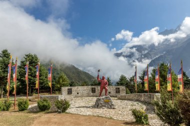 Sherpa heykeli Sherpa Kültür Müzesi, Namche ın Bazaarı bölgede Mt.Everest ile