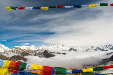 Güzel maceracı trek Everest dağ silsilesi Nepal Everest bölgesinde bir trekking en iyi ünlü Nepal yüksek geçer trekking Renjo La pass olduğunu