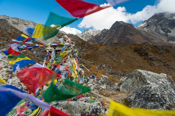 Flagi Modlitewne Zamontować Ama Dablam Piękny Widok Khumbu Dolina Solukhumbu — Zdjęcie stockowe