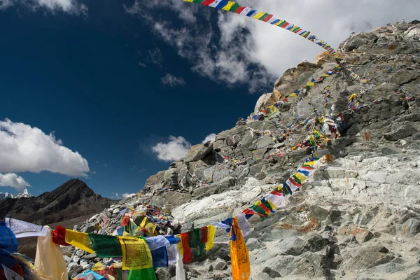 Widok Chola Pass Flagą Pray Jeden Karnet Everest Bazy Camp — Zdjęcie stockowe
