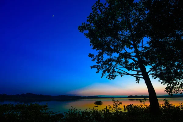 Beautiful Blue Twilight Sky Clam Lake Dawn Background — Stock Photo, Image