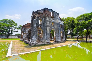Gölet ve refleks ile Yabancı Ziyaretçiler için Resepsiyon Salonu
