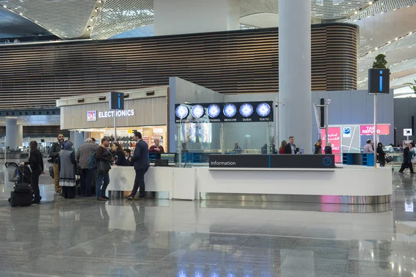 Stambuł Turcja 2019 Kwietnia Wnętrze Nowego Tureckiego Lotniska Stambule Pasażerami — Zdjęcie stockowe