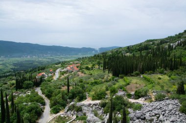 Dubrovnik Neretva County en güney Hırvat ilçe olan south Dalmatia içinde yer alan.
