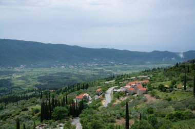 Dubrovnik Neretva County en güney Hırvat ilçe olan south Dalmatia içinde yer alan.