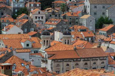 Dubrovnik Adriyatik Denizi üzerinde Hırvat bir şehirdir. Akdeniz, bir liman ve merkezi Dubrovnik Neretva County en önemli turistik yerlerinden biridir. 1979 yılında, Dubrovnik şehir Unesco listesinde dünya ona katıldı.