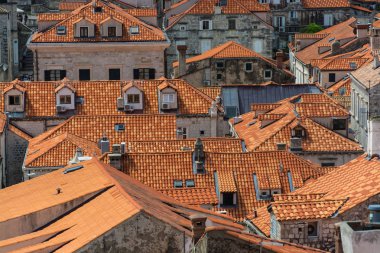 Dubrovnik Adriyatik Denizi üzerinde Hırvat bir şehirdir. Akdeniz, bir liman ve merkezi Dubrovnik Neretva County en önemli turistik yerlerinden biridir. 1979 yılında, Dubrovnik şehir Unesco listesinde dünya ona katıldı.