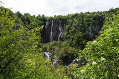 Bir Güneydoğu Avrupa'nın en eski national parks ve Hırvatistan'daki en büyük milli park Plitvice Gölleri Milli Parkı biridir.