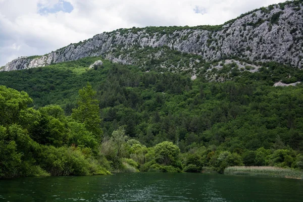 Цетіна Річка Південній Частині Хорватії Переходить Адріатичного Моря — стокове фото