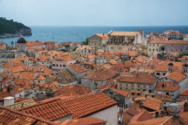 Dubrovnik Adriyatik Denizi üzerinde Hırvat bir şehirdir. Akdeniz, bir liman ve merkezi Dubrovnik Neretva County en önemli turistik yerlerinden biridir. 1979 yılında, Dubrovnik şehir Unesco listesinde dünya ona katıldı.