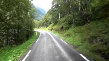 Briksdalsbreen Jostedalsbreen buzul en erişilebilir ve en iyi bilinen kollarından biridir.