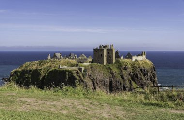 Dunnottar, Aberdeenshire, İskoçya'da bir kale bir harabe kalesidir. Eylül ayında çekilmiş fotoğrafı.