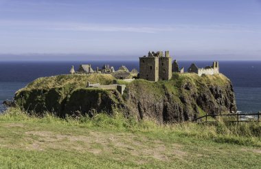Dunnottar, Aberdeenshire, İskoçya'da bir kale bir harabe kalesidir. Eylül ayında çekilmiş fotoğrafı.