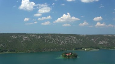 Visovac Manastırı Hırvatistan 'ın Krka Ulusal Parkı' ndaki Visovac adasında bulunan bir Katolik manastırıdır..
