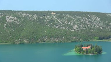 Visovac Manastırı Hırvatistan 'ın Krka Ulusal Parkı' ndaki Visovac adasında bulunan bir Katolik manastırıdır..