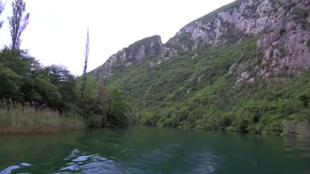 Cetina Fiume Nel Sud Della Croazia Sfocia Nel Mare Adriatico — Video Stock