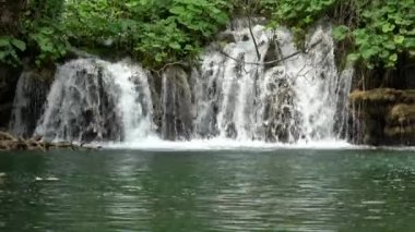 Bir Güneydoğu Avrupa'nın en eski national parks ve Hırvatistan'daki en büyük milli park Plitvice Gölleri Milli Parkı biridir.