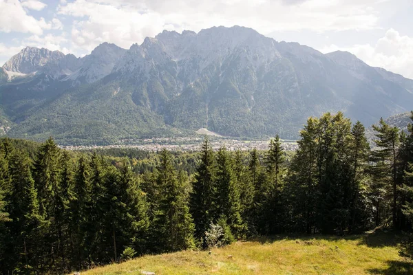 Karwendel Jest Największym Pasmo Górskie Północnych Alp Wapiennych Mittenwald Miasto — Zdjęcie stockowe